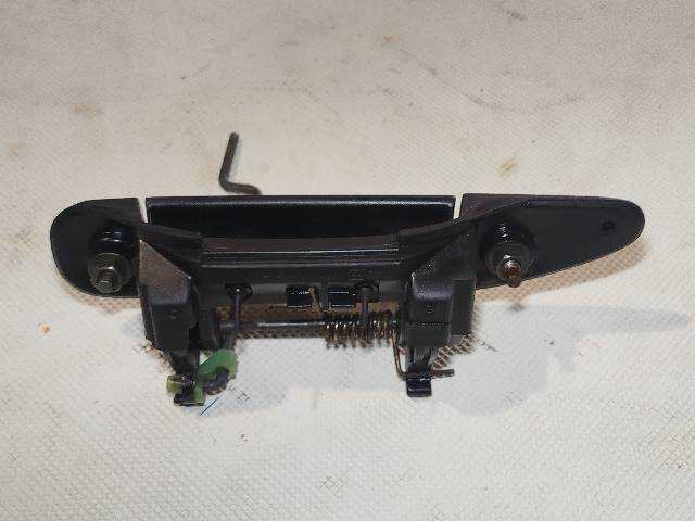 Foto 3ª: Maneta Exterior Trasera Derecha Nissan Patrol 2.8 TD Y61 TD6 [RD28ETI] (1999)