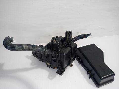 Foto 3ª: Caja Reles Fusibles Toyota Rav4 2.0 LUNA 4X4 2003 ) 150CV [1AZFE] (2000)