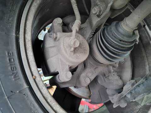 Pinza Freno Delantera Derecho Toyota Rav4 2.0 D-4D EXECUTIVE 4X4 2003 ) 116CV 85KW