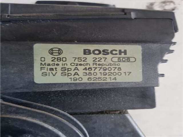 Foto 3ª: Pedal Acelerador Fiat Stilo 1.6 16V (192_XB1A) [182 B6.000]