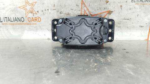 Foto 2ª: Mando Multifuncion Mercedes Clase A 140 A 200 CDI 176.008) 136CV 100KW [651930] (2017)