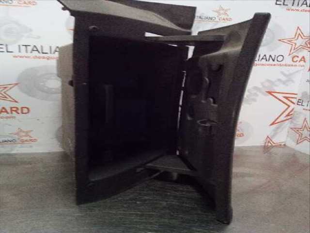 Foto 3ª: Guantera Opel Corsa ´´111 YEARS´´ 75CV 55KW [Z13DTJ] (2009)