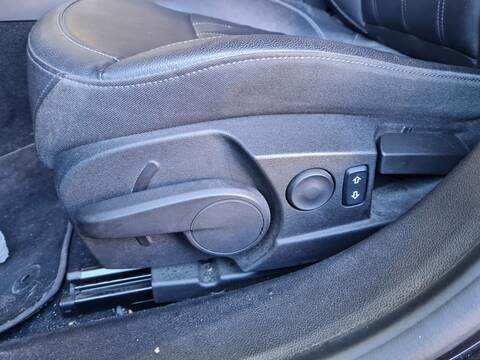 Foto 3ª: Asiento Delantero Izquierdo Opel Insignia EXCELLENCE BERLINA 140CV 103KW [A20DTE] (2013)
