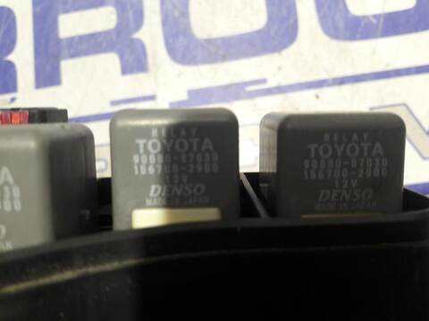Foto 3ª: Caja Reles Fusibles Toyota Corolla 1.4 TD CAT 90CV [1NDTV] (2001)
