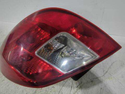 Foto 2ª: Piloto Trasero Derecho Opel Corsa 1.3 CDTI L08 L68) 75CV [A 13 DTC Z 13 DTJ] (2006)