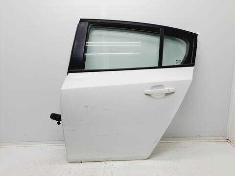 Puerta Trasera Izquierda Chevrolet Cruze LS 163CV 120KW