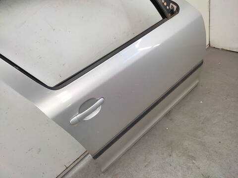 Foto 3ª: Puerta Delantera Derecha Skoda Octavia 2.0 FSI 150CV 110KW [BLX] (2005)