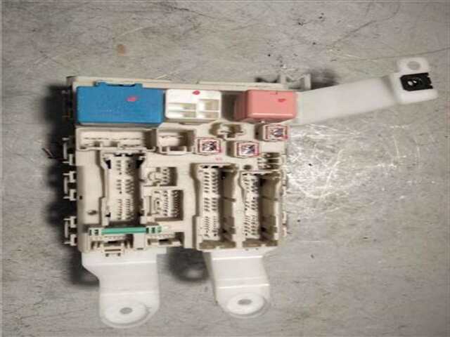 Foto 3ª: Caja Reles Fusibles Toyota Auris 1.6 LUNA [1.6 LTR. - 90 KW 16V CAT] [1ZR]