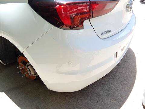 Foto 3ª: Paragolpes Trasero Opel Astra 1.6 CDTI 68) 110CV 81KW [D 16 DTI,B 16 DTE,B 16 DTU,D 16 DTN,D 16 DTL] (2019)