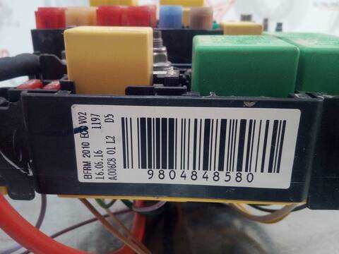 Foto 3ª: Caja Reles Fusibles Peugeot 308 STYLE 120CV 88KW [BH01] (2017)