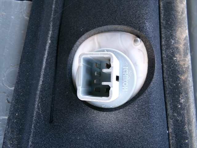 Foto 3ª: Piloto Trasero Derecho Toyota Noah 2.0 G 2001-2007 [1AZFSE] (2006)