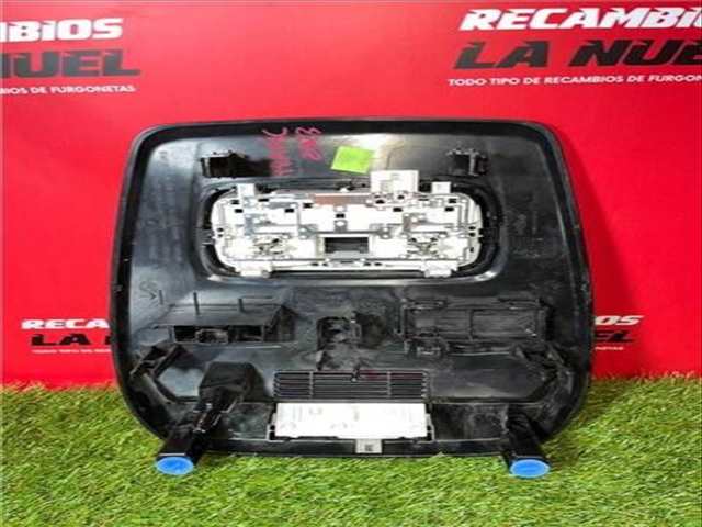 Foto 3ª: Luz Interior Renault Trafic L1H1 3 0T 8/9 ASIENTOS) EQUILIBRE BLUE DCI FAP CAT 110CV 81KW [M9R Z7]