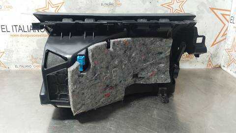 Foto 2ª: Guantera Mercedes Clase A 140 A 200 CDI 176.008) 136CV 100KW [651930] (2017)