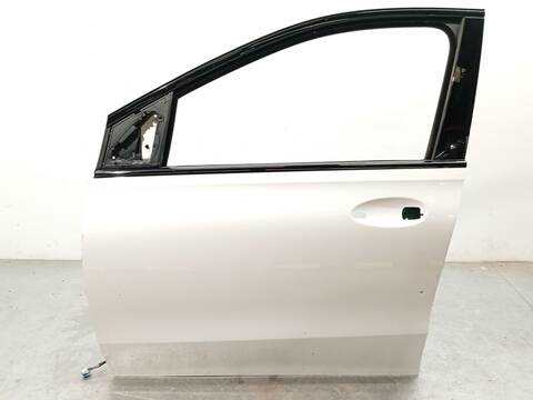 Puerta Delantera Izquierda Mercedes Clase B 150 B 200 D 247.012) 150CV 110KW