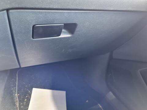 Guantera Volkswagen Polo UNITED 95CV 70KW