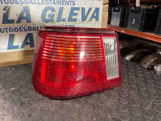 Piloto Trasero Izquierdo Seat Ibiza 1.900 TDI90CV/66KW