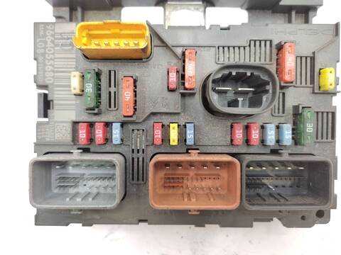 Foto 3ª: Caja Reles Fusibles Citroen C4 2.0 HDI 138 PICASSO 136CV 100KW [RHJ] (2007)