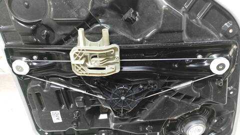 Foto 4ª: Elevalunas Manual Trasero Izquierdo Mercedes Clase A 140 A 200 177.087) 163CV 120KW (2018)