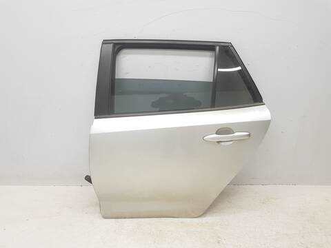 Puerta Trasera Izquierda Toyota Corolla HYBRID STYLE