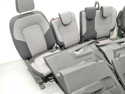 Foto 2ª: Asientos Traseros Ford Tourneo 1.0 ECOBOOST 125CV 92KW [B7NB] (2024)