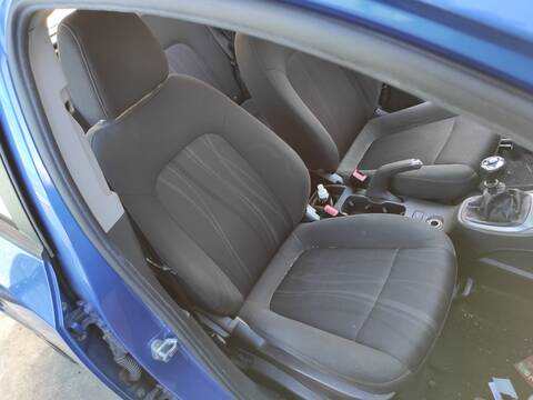 Asiento Delantero Derecho Chevrolet Aveo A14XER HATCHBACK