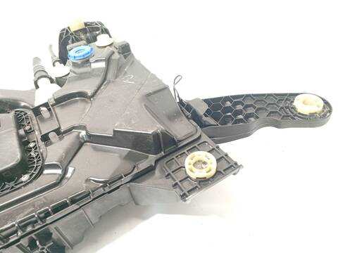 Foto 3ª: Deposito AdBlue Peugeot 308 1.5 BLUEHDI 130 131CV 96KW [YHZ (DV5RC)] (2019)