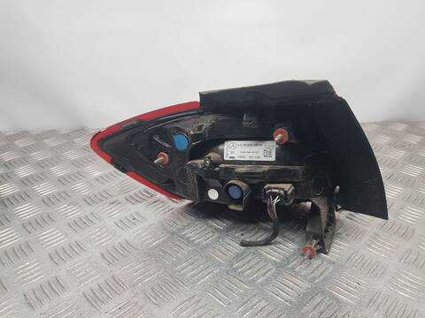 Foto 2ª: Piloto Trasero Derecho Mercedes Clase B 150 B180 136CV 100KW [282914] (2020)