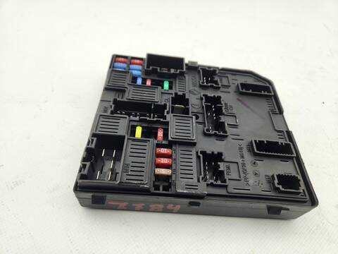 Foto 3ª: Caja Reles Fusibles Nissan Qashqai ACENTA 140CV 103KW [HR13] (2020)