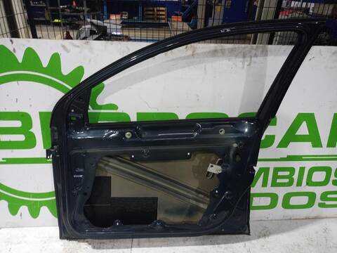 Foto 3ª: Puerta Delantera Derecha Volkswagen Golf ADVANCE 105CV [CAYC] (2008)