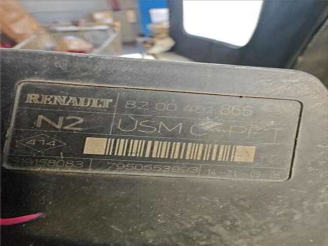 Foto 2ª: Caja Reles Fusibles Renault Scenic 1.5 DYNAMIQUE [1.5 LTR. - 78 KW DCI DIESEL] (JM)(2003-_) [K9K-764]