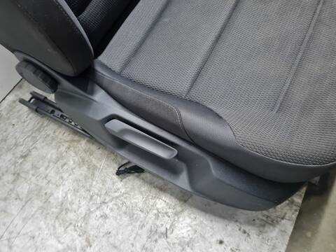 Foto 4ª: Asiento Delantero Derecho Volkswagen Golf SPORT 131CV 96KW [DPBA] (2020)