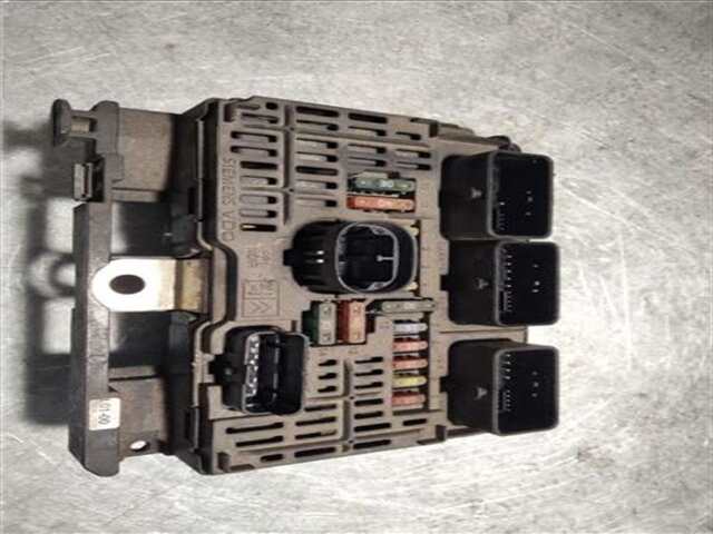 Foto 2ª: Caja Reles Fusibles Peugeot 407 2.0 ST CONFORT [2.0 LTR. - 100 KW 16V CAT (RFN - EW10J4)] [RHR]