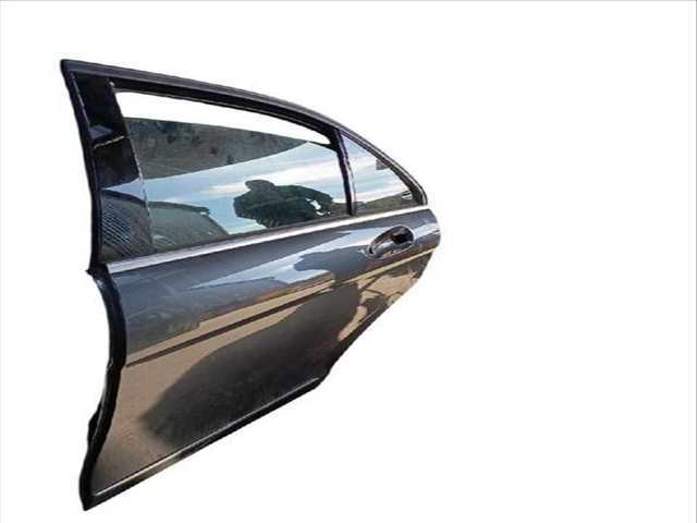 Foto 2ª: Puerta Trasera Izquierda Mercedes Clase C 160 C 220 CDI 204.002) (2007)