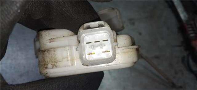 Foto 3ª: Cerradura Puerta Delantera Derecha Mitsubishi Montero 3.2 D 4WD (V78W. V68W) [4M41]