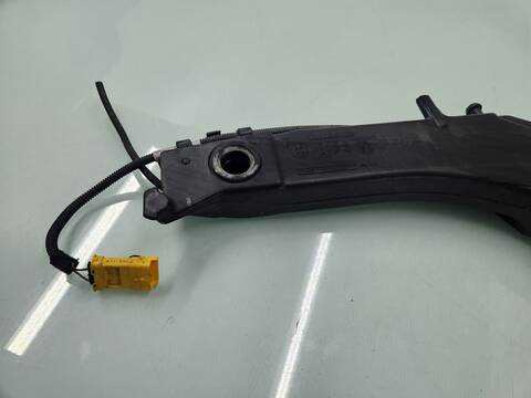 Foto 2ª: Deposito Limpiaparabrisas Peugeot 308 ACTIVE 120CV 88KW [BH01] (2014)