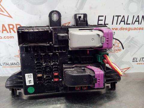 Foto 2ª: Caja Reles Fusibles Opel Insignia COSMO BERLINA 131CV 96KW [A20DTH] (2010)