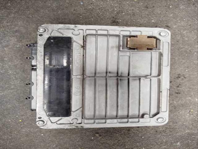 Foto 3ª: Centralita Motor ECU Volkswagen Golf BERLINA (1997)