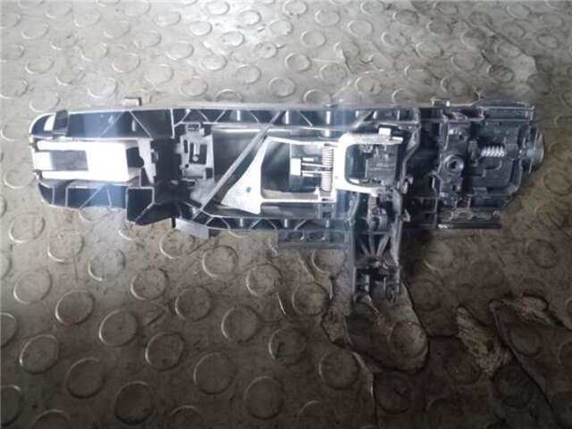 Foto 3ª: Maneta Exterior Delantera Derecha Mercedes Clase C 160 2.1 C 220 D (205.304) [2.1 LTR. - 125 KW CDI CAT] [651.921]