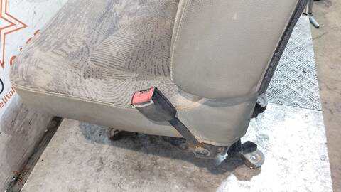 Foto 4ª: Asiento Delantero Derecho Renault Master COMBI 2T8 L1 9 - PLAZAS 114CV 84KW [G9U A7] (2006)