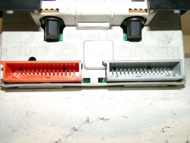 Foto 3ª: Pantalla Multifuncion Renault Megane 1.9 DTI 1999-2002 [F9QA7] (2000)