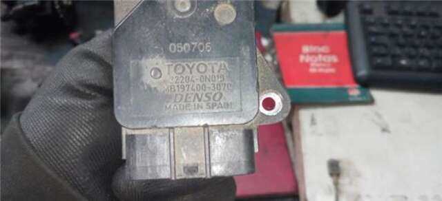 Caudalimetro Toyota Avensis 2.2 D-4D EXECUTIVE BERLINA (5-PTAS.) [2.2 LTR. - 110 KW D-4D CAT]