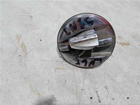 Tapa Exterior Combustible Toyota Hilux 2.4