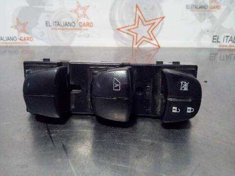 Foto 2ª: Botonera Elevalunas Nissan Juke 190CV 140KW