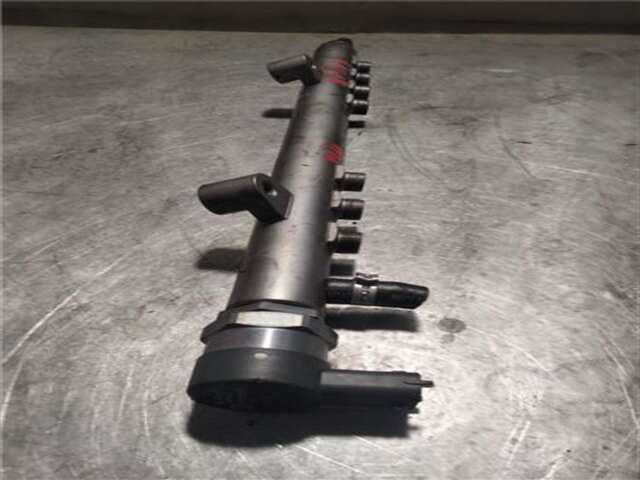 Foto 2ª: Rampa Inyectora Volvo V60 