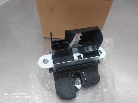 Foto 2ª: Cerradura Maletero Portón Volkswagen Golf SPORTLINE BERLINA 102CV 75KW