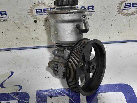 Foto 3ª: Bomba de Direccion Toyota Avensis 2.2 D-4D CAT 150CV [2ADFTV] (2003)