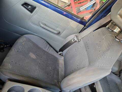 Asiento Delantero Derecho Santana 300 87CV