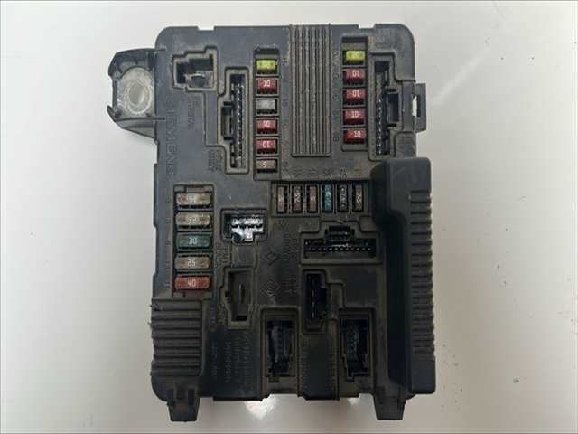 Foto 2ª: Centralita Confort BSI Renault Scenic 1.9 DCI [F9Q 812] (2004)