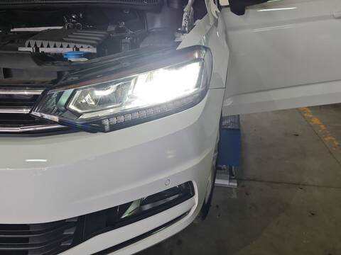 Foto 2ª: Faro Izquierdo Volkswagen Touran SPORT BMT 150CV 110KW [DFGA] (2016)