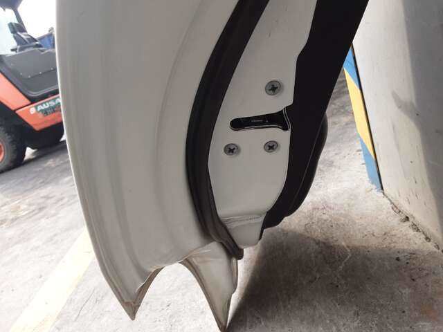 Foto 3ª: Puerta Trasera Izquierda Nissan Juke 1.2 TCE 115CV 0CV [HRA2] (2017)